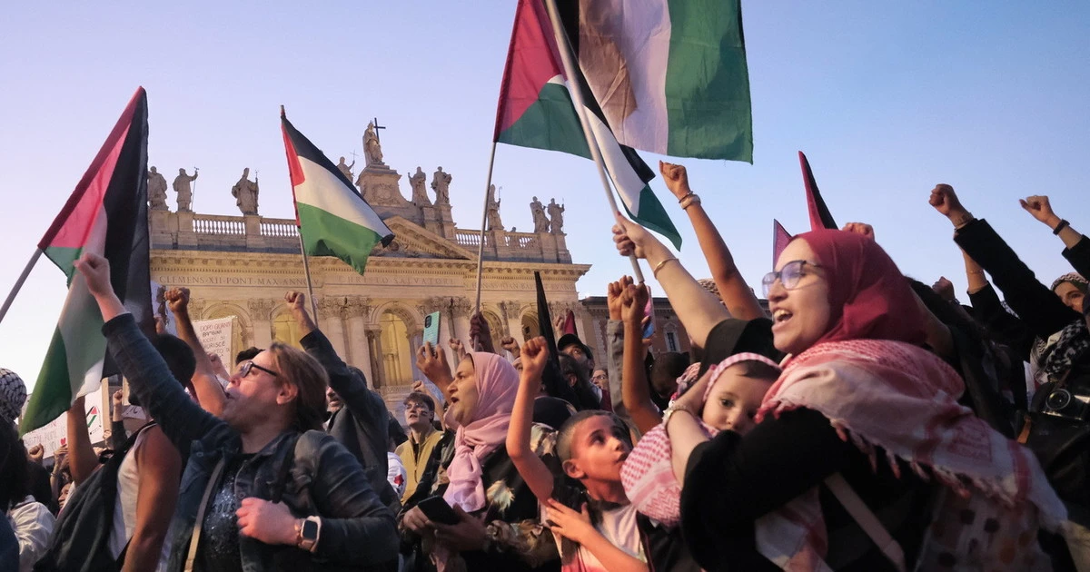Corteo pro-Palestina, "chi c'era tra la folla": spunta proprio lui... 