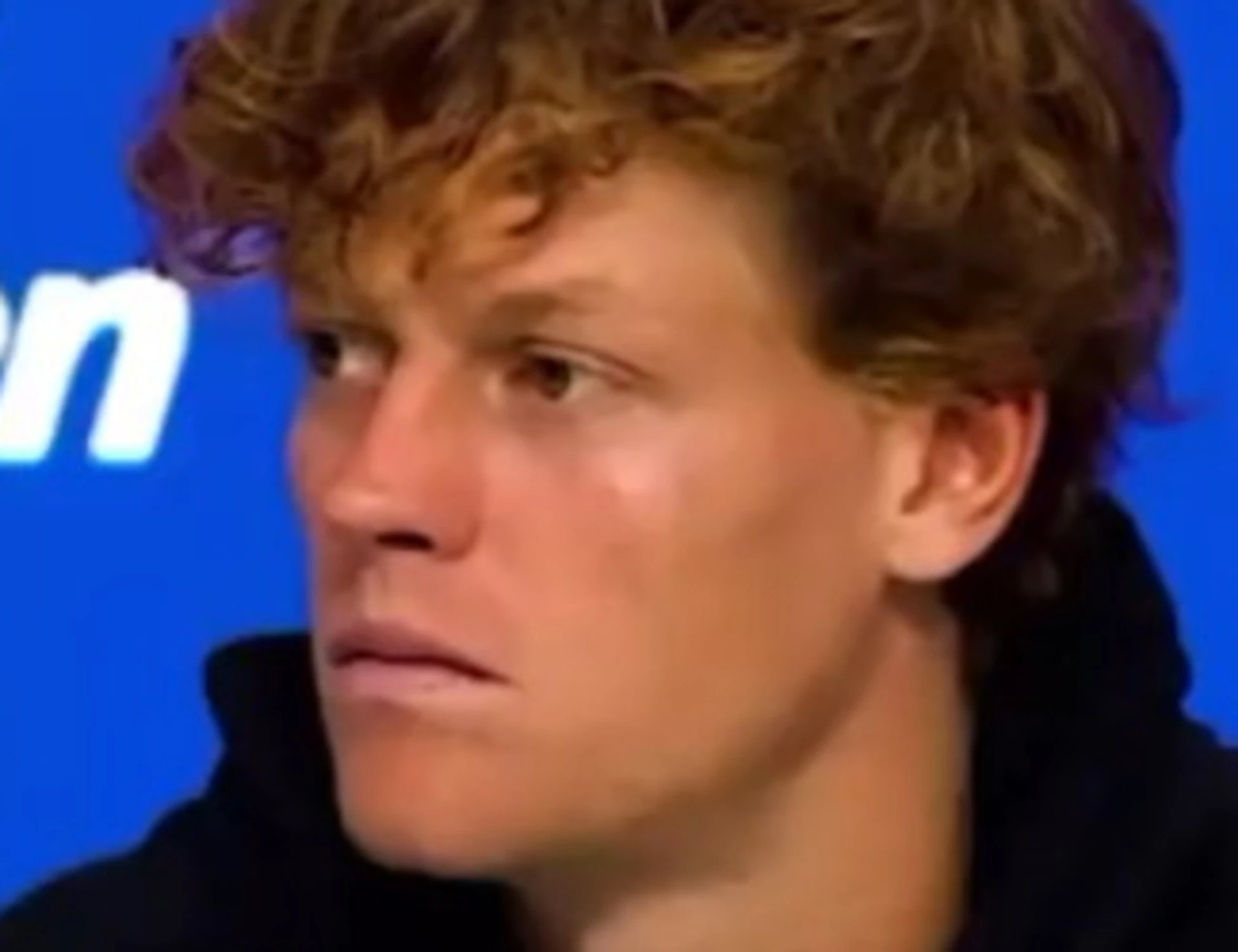 Jannik Sinner gela il cronista: "Vuoi parlare tu?"