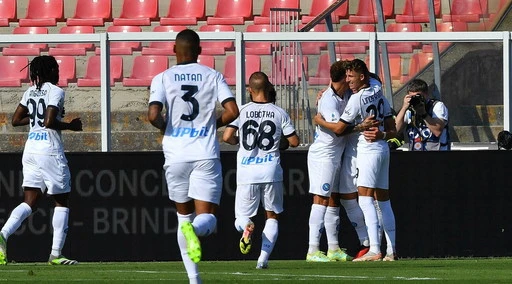 Napoli, altro poker: Lecce ko, segna anche Osimhen. Real Madrid avvisato