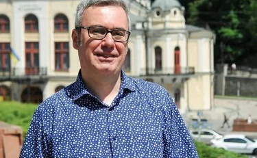 Di Pasquale: "A Zelensk y resta solo un governo di unità"