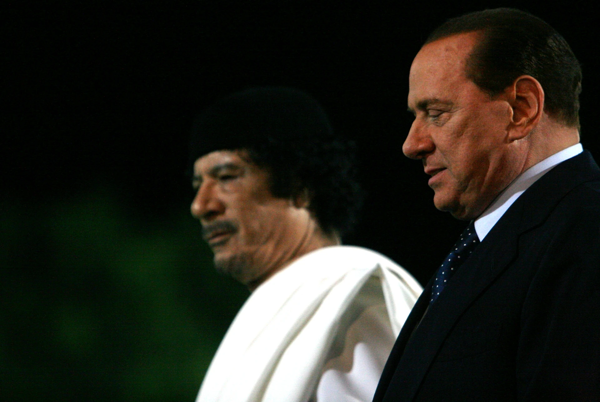 Libia, Silvio Berlusconi: "Intervenga l'Europa, no alla guerra. Ci sarebbero effetti drammatici"
