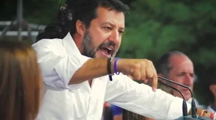 Matteo Salvini inchioda il Pd: "Quella nave è fuorilegge", la verità in un video