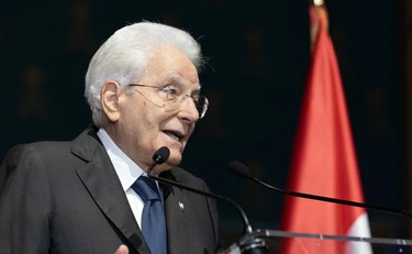 Sergio Mattarella, l'appello: "Tempi tumultuosi, ai giovani non ci si può rivolgere con indifferenza"