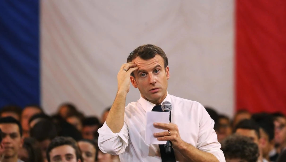Emmanuel Macron, i problemi mentali: il terribile sospetto di Filippo Facci