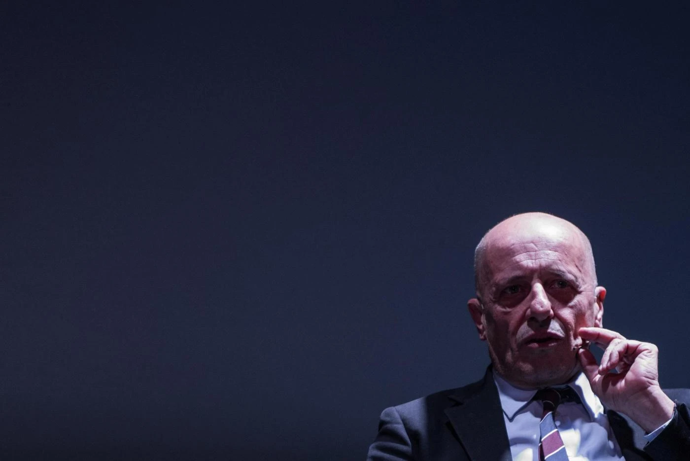 Lorenzo Fioramonti, Alessandro Sallusti con l'accetta: "Basta guardarlo in faccia. Chiedo scusa a Toninelli"