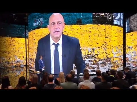 Maurizio Crozza da Fabio Fazio, lo schiaffo a Matteo Salvini: "Ma per caso tu e la Isoardi...?"