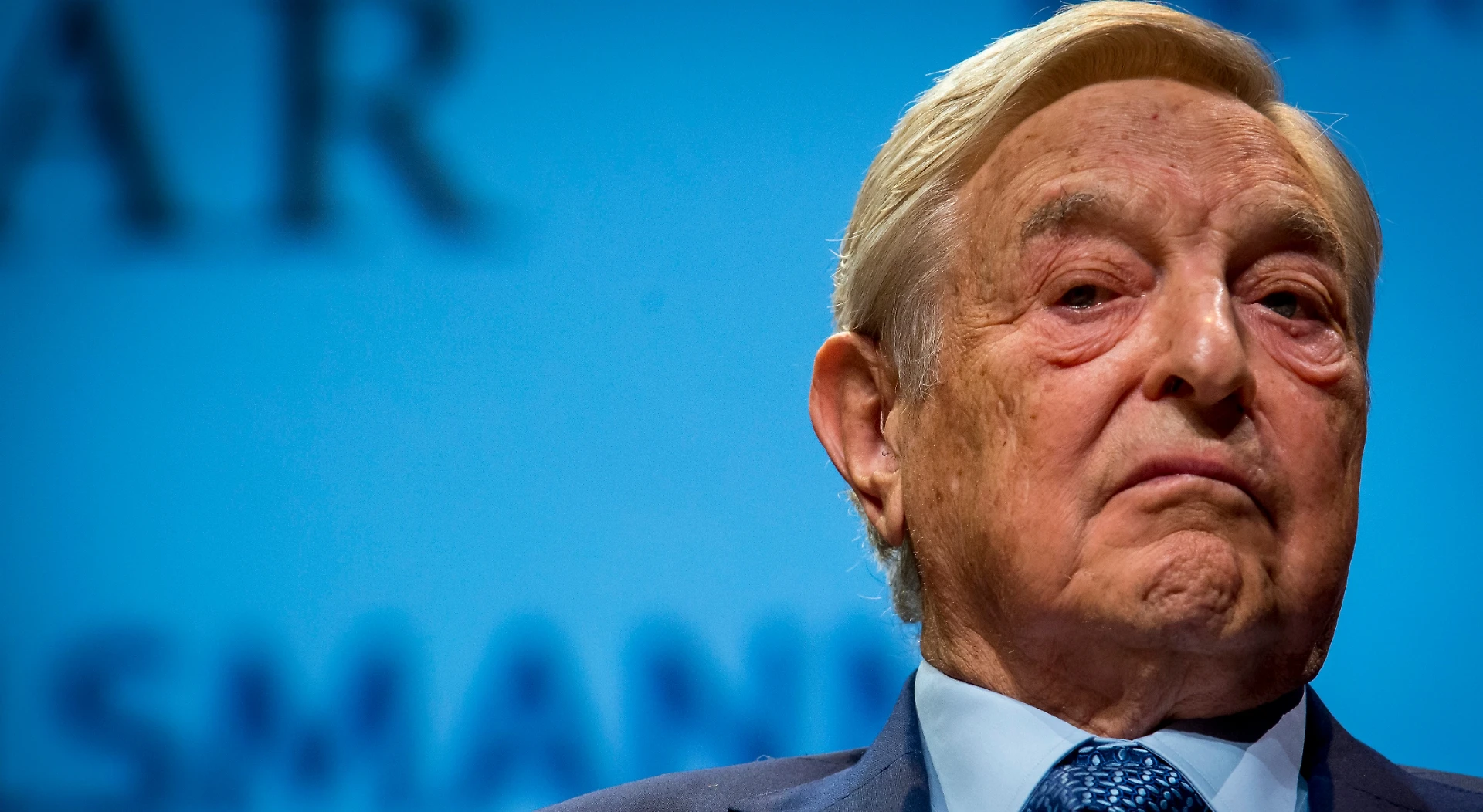 George Soros, le mani sull'Europa: ecco quanti sono i deputati al suo servizio