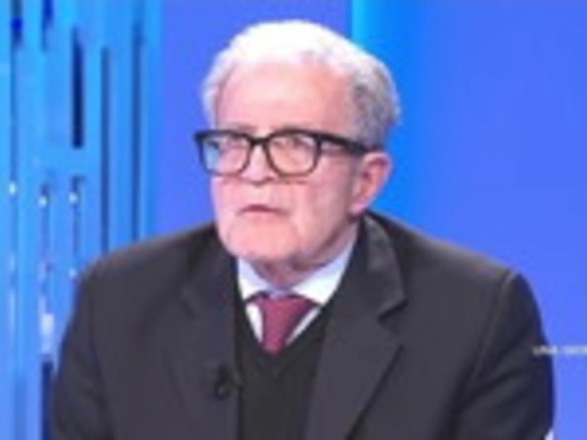 Leggi l'articolo: "Se si è al potere da tempo...": Prodi spara fango su Meloni