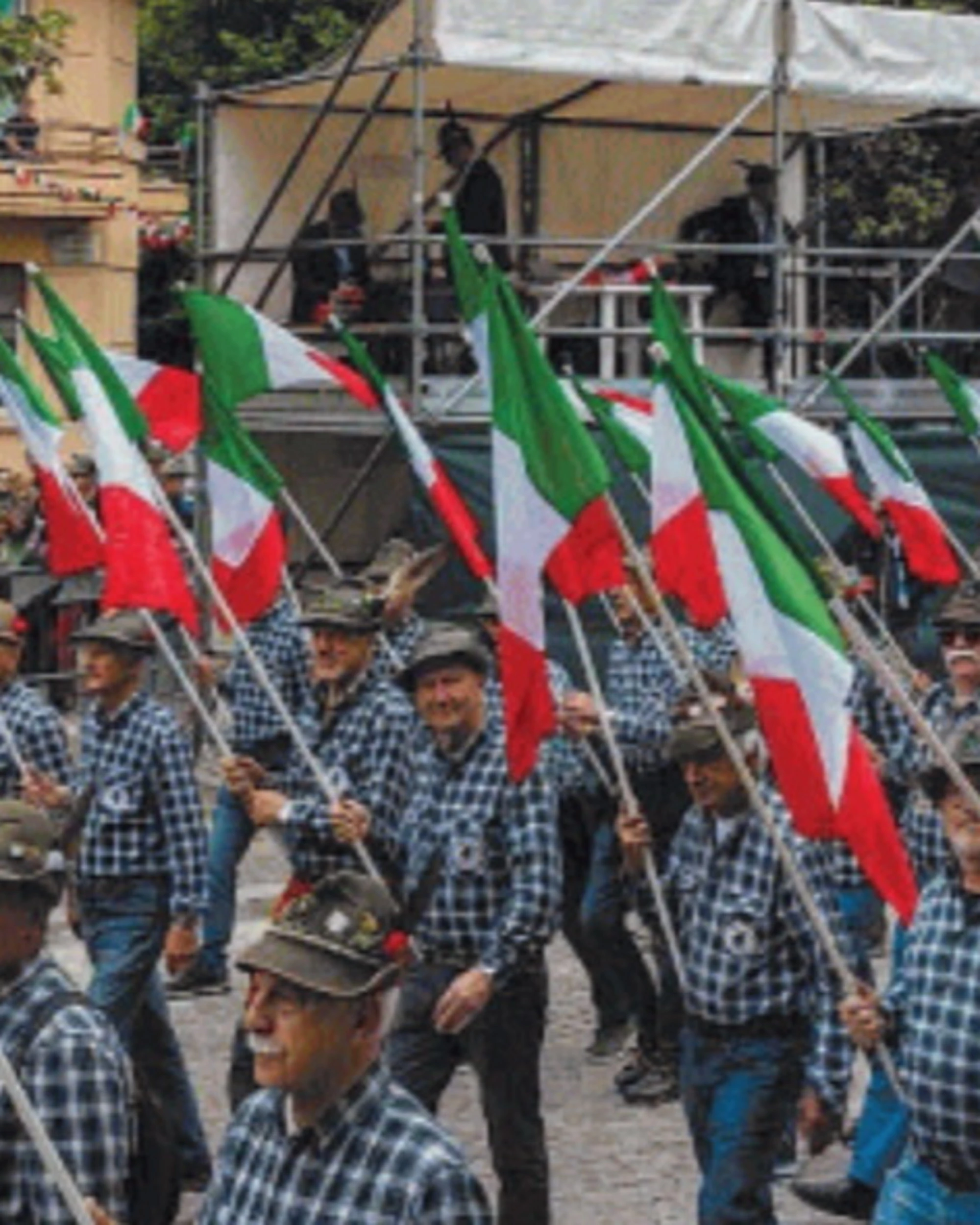Sergio Mattarella stronca il Pd: "Gli Alpini? Un esempio"
