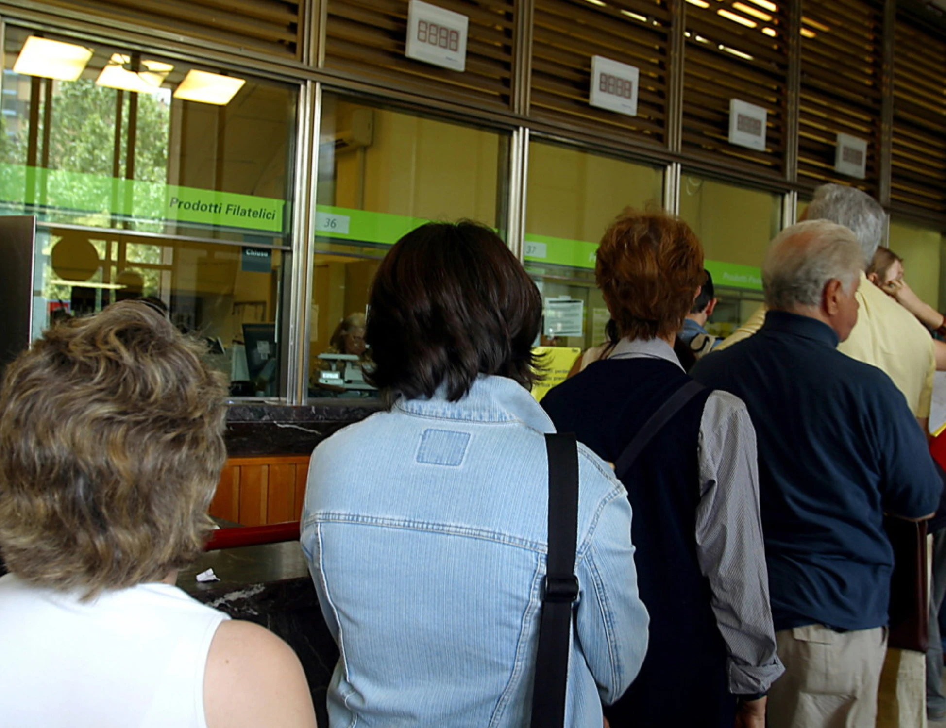 Truffa alle Poste, "un bonifico per il figlio di Bocelli"