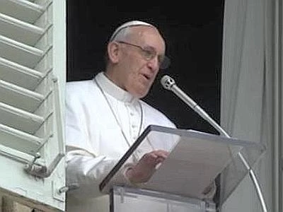 Il Papa: "La misericordia cambia il mondo". E saluta augurando 'buon pranzo'
