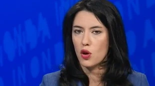 Lucia Azzolina sbugiardata da Luca Telese a In Onda: "50mila assunzioni? Ma lei nella prima puntata aveva detto un'altra cosa"