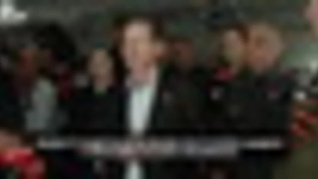 Israele, Herzog su un luogo di impatto di un missile