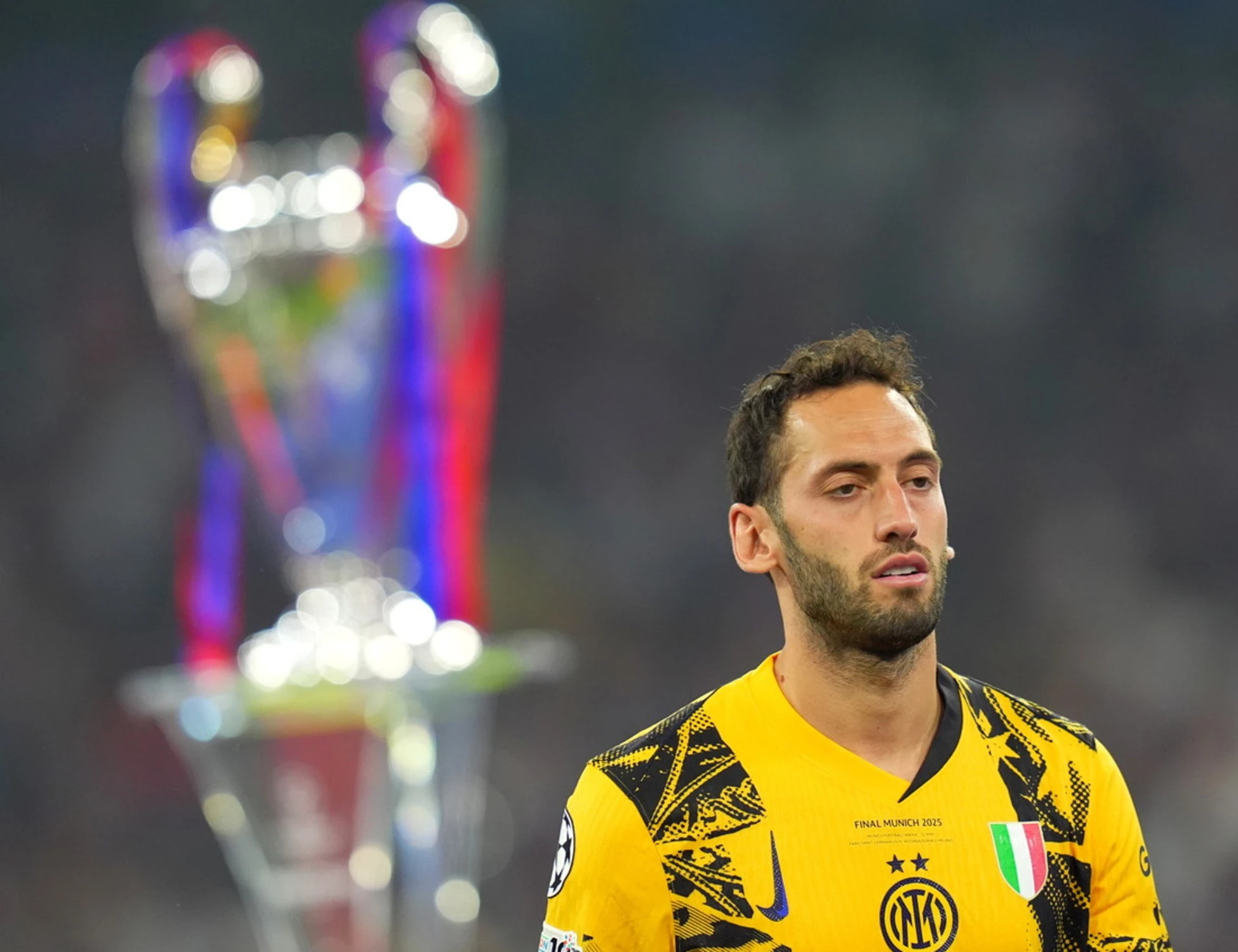 Calhanoglu verso Mourinho. Inter, ecco il sostituto: uno schiaffo al Milan