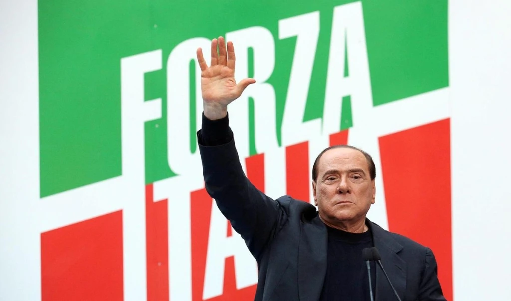 Decadenza, Berlusconi: "Perseguitato dai giudici di sinistra"