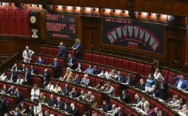 Legge elettorale, la Camera approva: il centrodestra esulta in aula