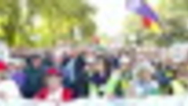 In migliaia manifestano a Madrid per chiedere aumento delle pensioni