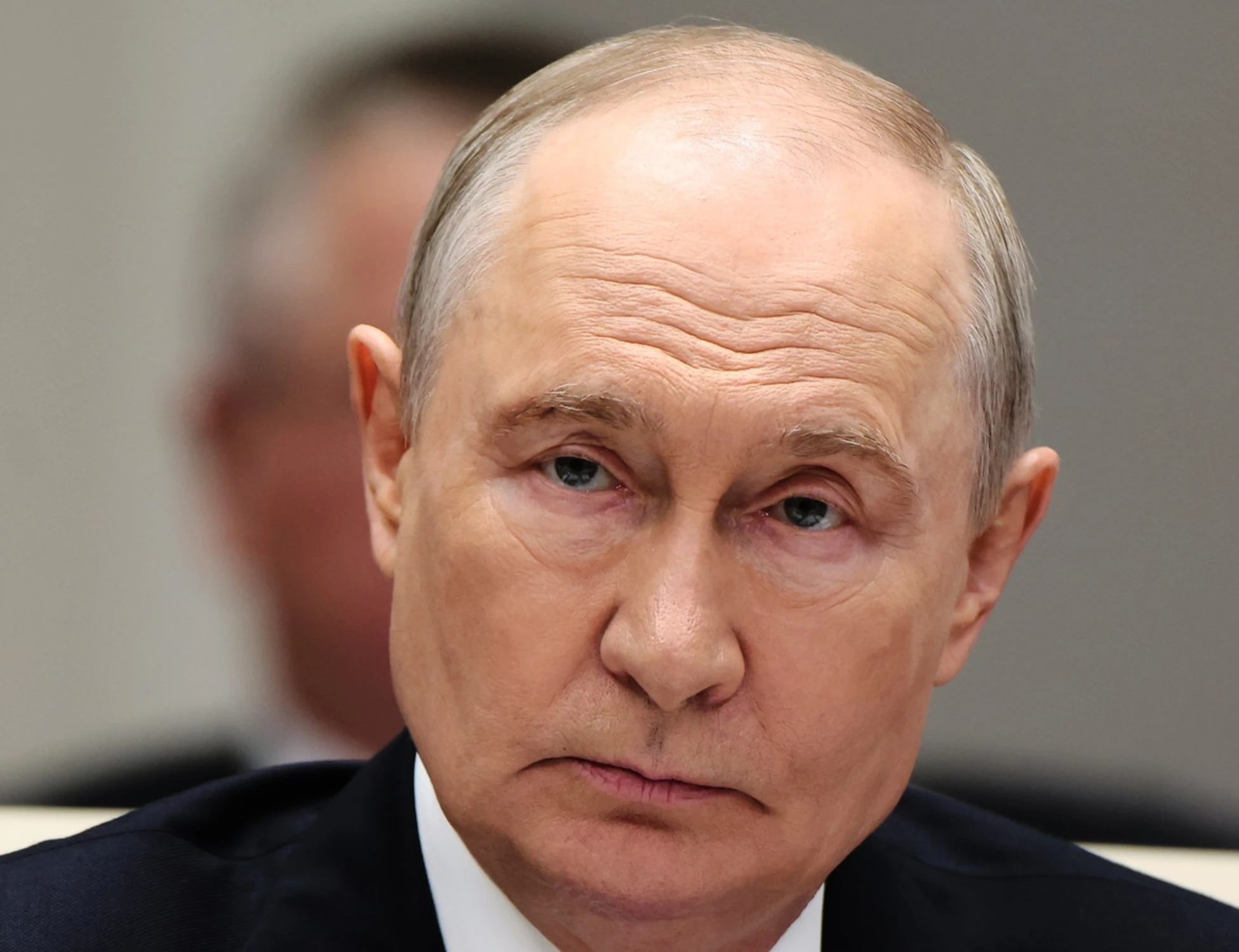 Vladimir Putin, la rivelazione al fedelissimo: "Se non lo faccio, mi impiccano"