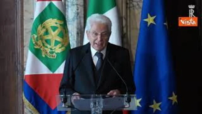 Mattarella consegna Stelle Lavoro: Evitare che in futuro questa cerimonia premi umanoide più solerte
