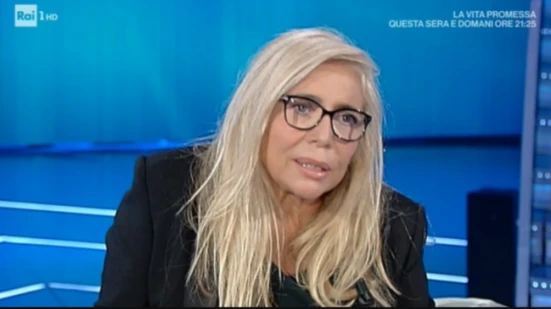 Domenica In, dramma in diretta per Mara Venier: "Vola alto. E perdi". La vip furibonda