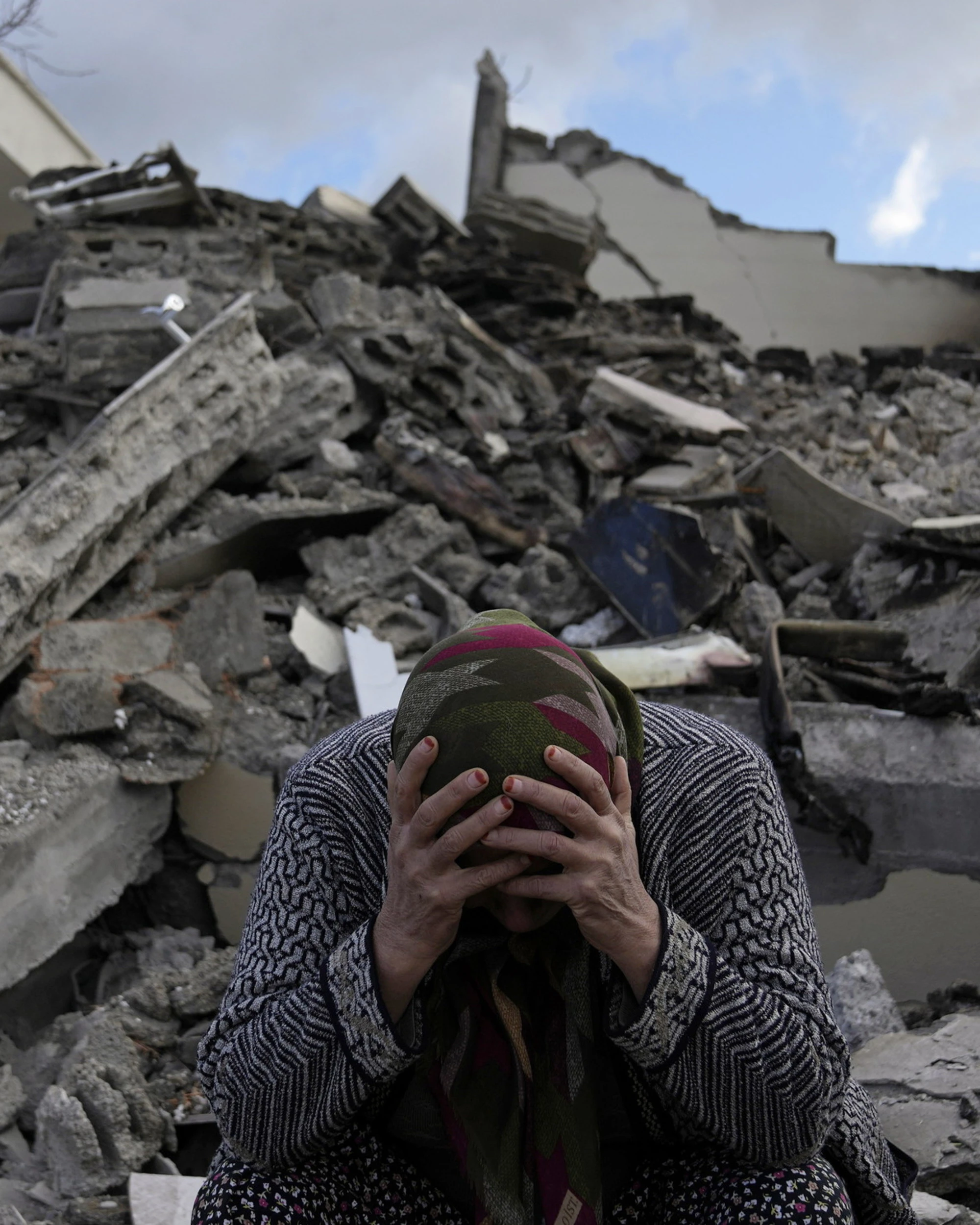 Turchia, terremoto magnitudo 6.1: almeno un edificio crollato