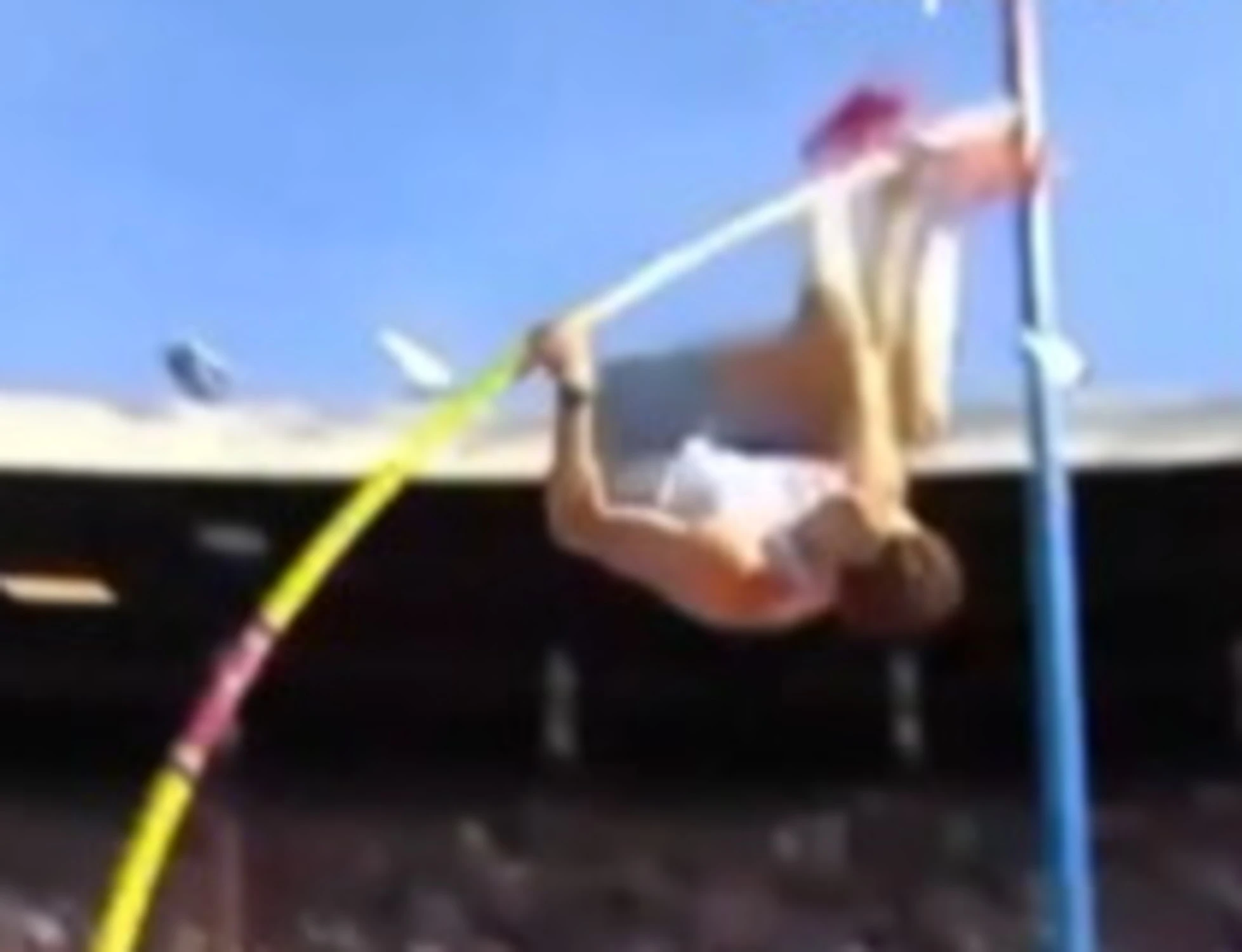 Duplantis, l'incredibile errore nel salto con l'asta: choc a Stoccolma