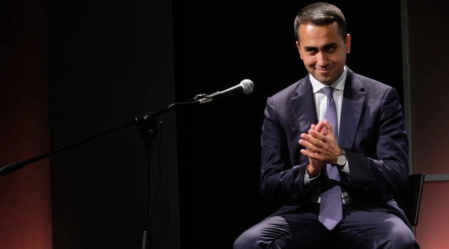 Nicola Biondo, l'ex M5s: "Apertura di Berlusconi? Operazione per sostituire Conte, Di Maio vuole il governo"