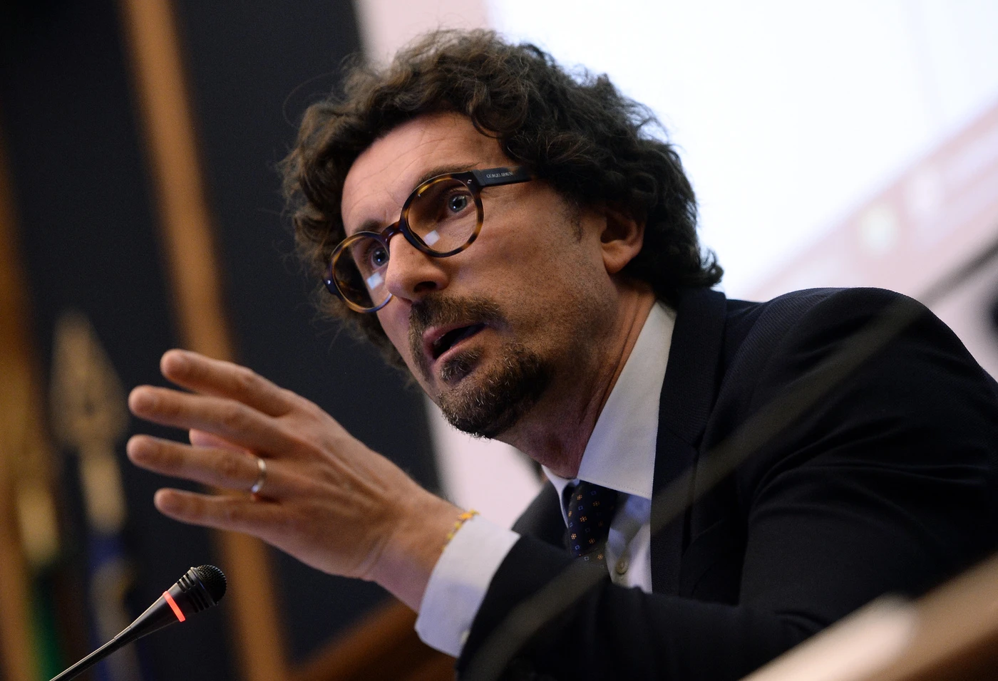 Danilo Toninelli, altro capolavoro: l'ultima risposta kamikaze, altro disastro sul diesel