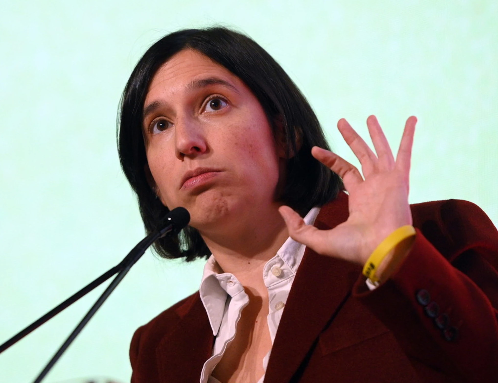 Elly Schlein, la contro-Atreju del Pd? Finisce in rissa: "Qui non c'è confronto"