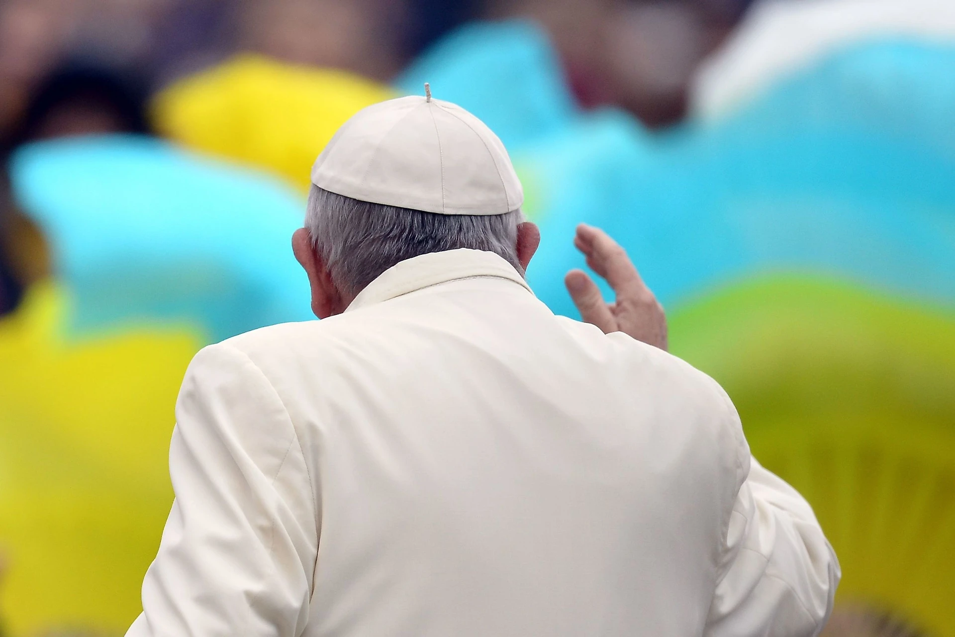 Vaticano, papa Francesco riduce il numero di cappellani militari: cosa cambia