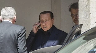 Silvio Berlusconi, la telefonata a Mara Carfagna. Retroscena: "Solo un'idea", un'inattesa frenata?