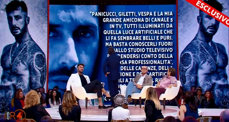 Fabrizio Corona, attacco a Federica Panicucci & Co in diretta Mediaset: "Che razza di televisione fanno"