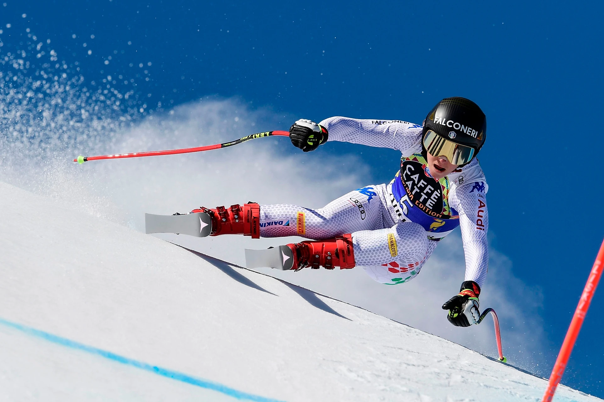 Sofia Goggia, paura per la campionessa di sci a Sestriere: sbanda con l'auto, va fuori strada