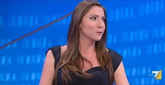 Anna Ascani ride in faccia a Zingaretti: "Alla sesta volta, anche Cutugno...". Pd ridicolo, fine oscena