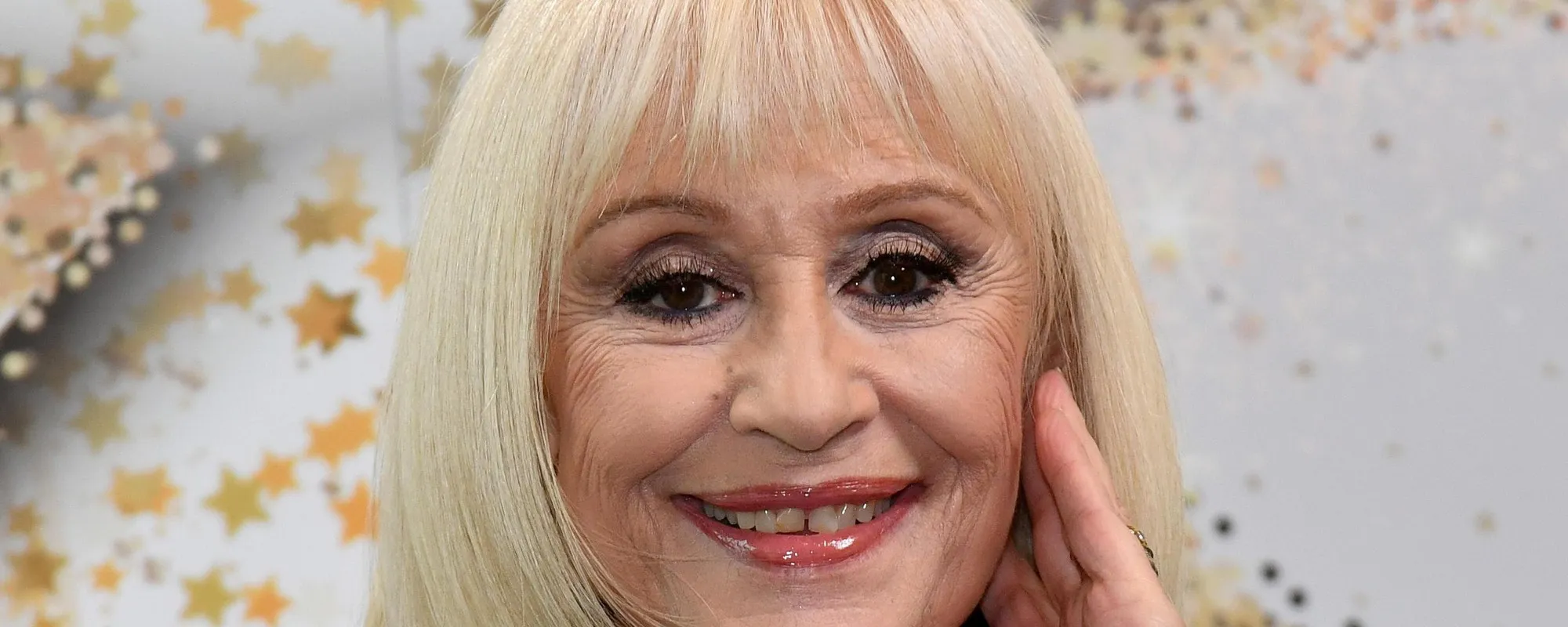 Ecco il suo tesoro da 300 milioni: Raffaella Carrà, il patrimonio ai raggi X (e il nodo-testamento)