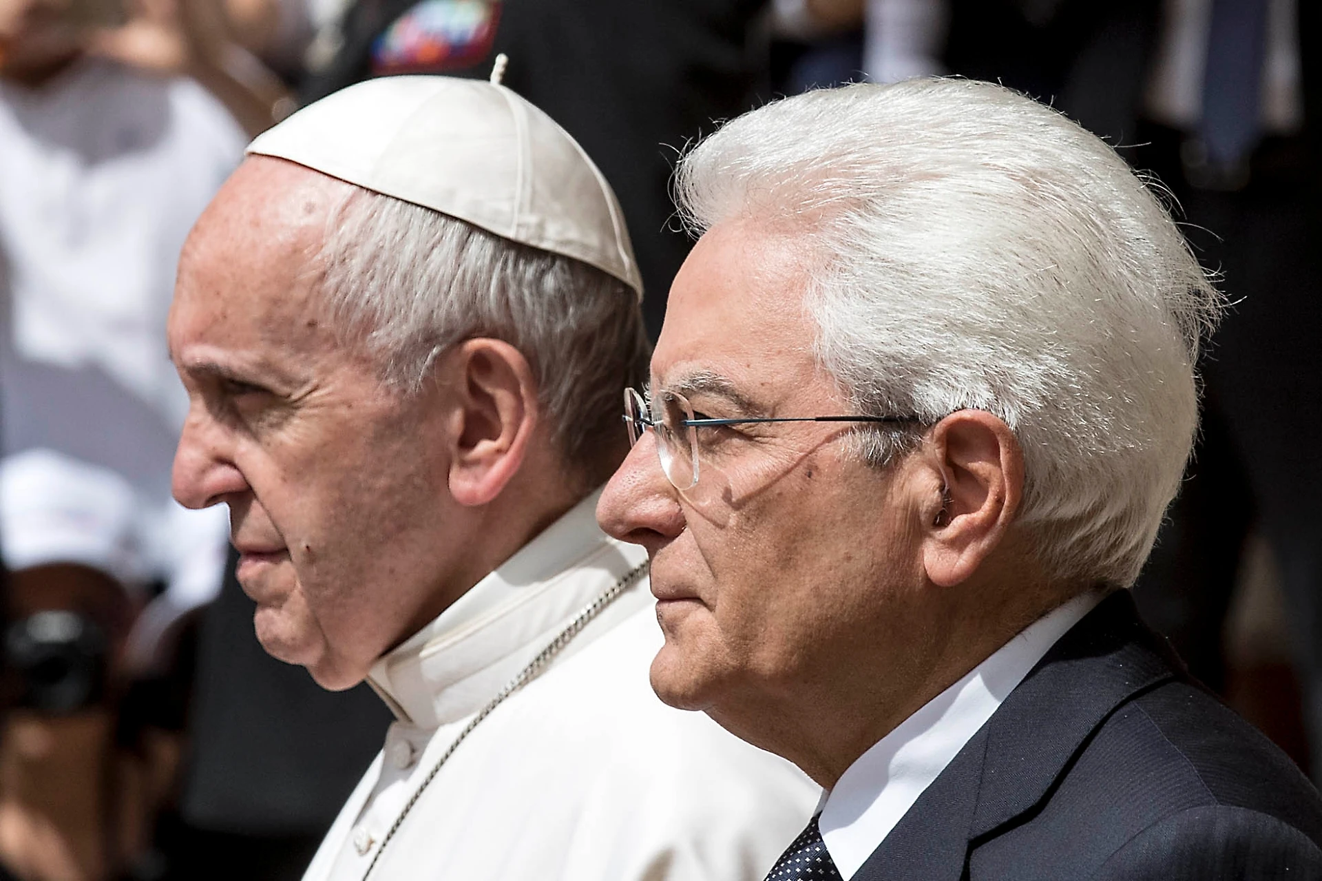 Sergio Mattarella e il Vaticano, il retroscena: asse per la crisi di governo, il ruolo di Giuseppe Conte