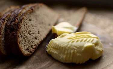 Burro o olio extravergine d’oliva quale scegliere? La risposta del nutrizionista