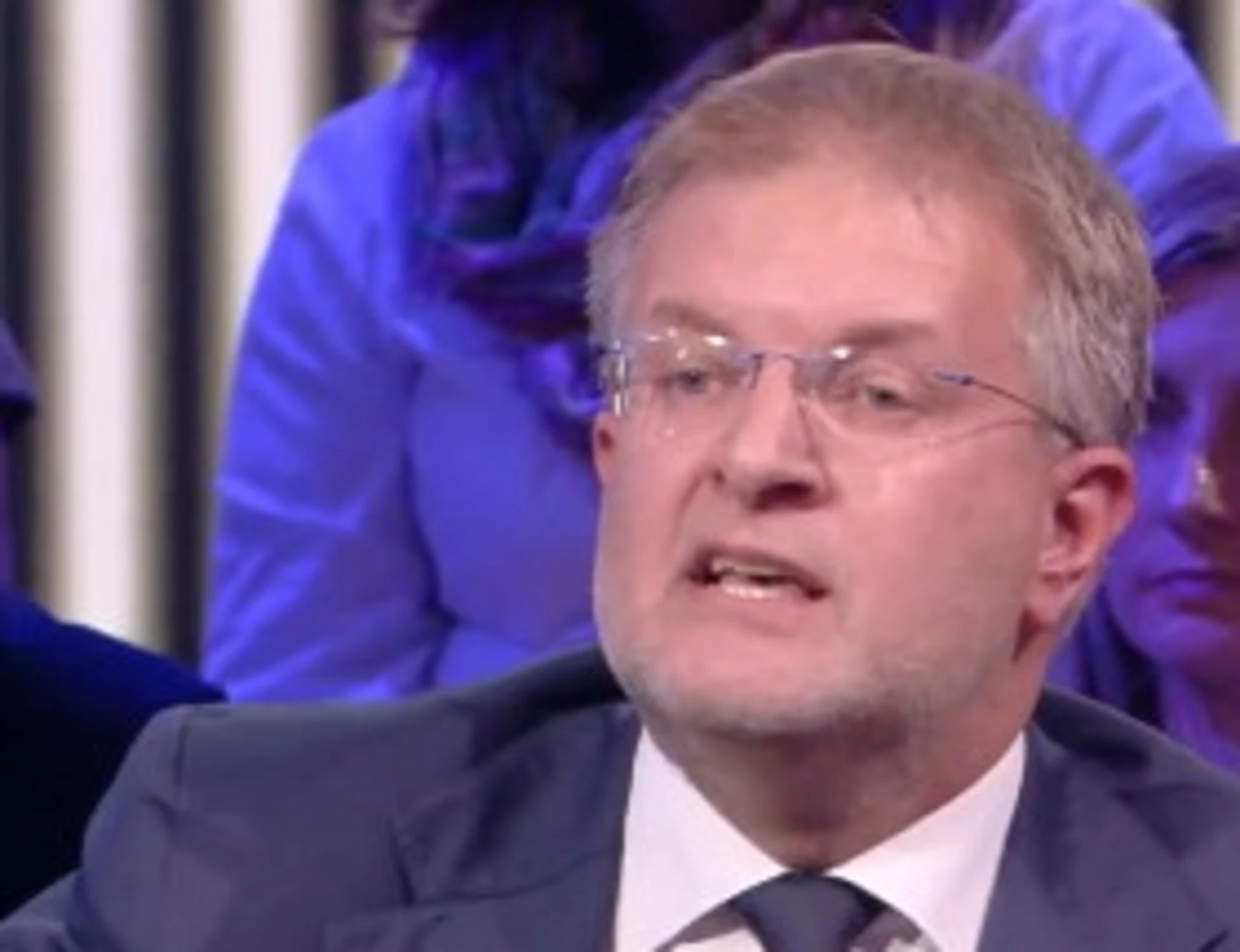 Carlo Fidanza inchioda Cacciari sulla Flotilla: "Tiriamo fuori i documenti"