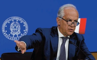 Piantedosi gela la sinistra: "Qui 20 dublinanti l'anno"