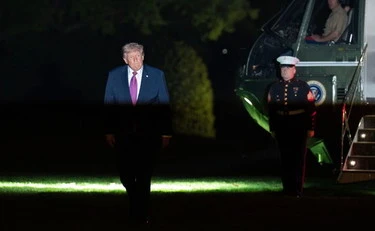 Iran, la guerra nel Golfo in diretta: "Teheran irritata, i post di Trump stanno complicando tutto"