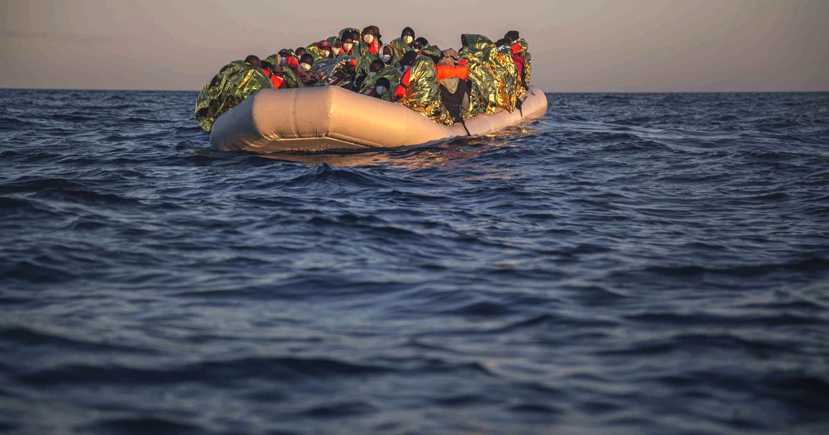 Immigrazione, le intercettazioni choc delle Ong del mare: "I trafficanti non devono inviarci così tante persone"