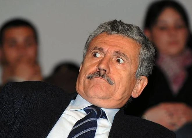 Massimo D'Alema presenta i suoi vini: quelli del Pd lo snobbano, tra gli ospiti vip c'è solo un onorevole di Forza Italia