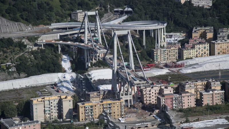Ponte Morandi, la sentenza: 12 anni a Castellucci, 5 all'ex direttore della vigilanza Mit