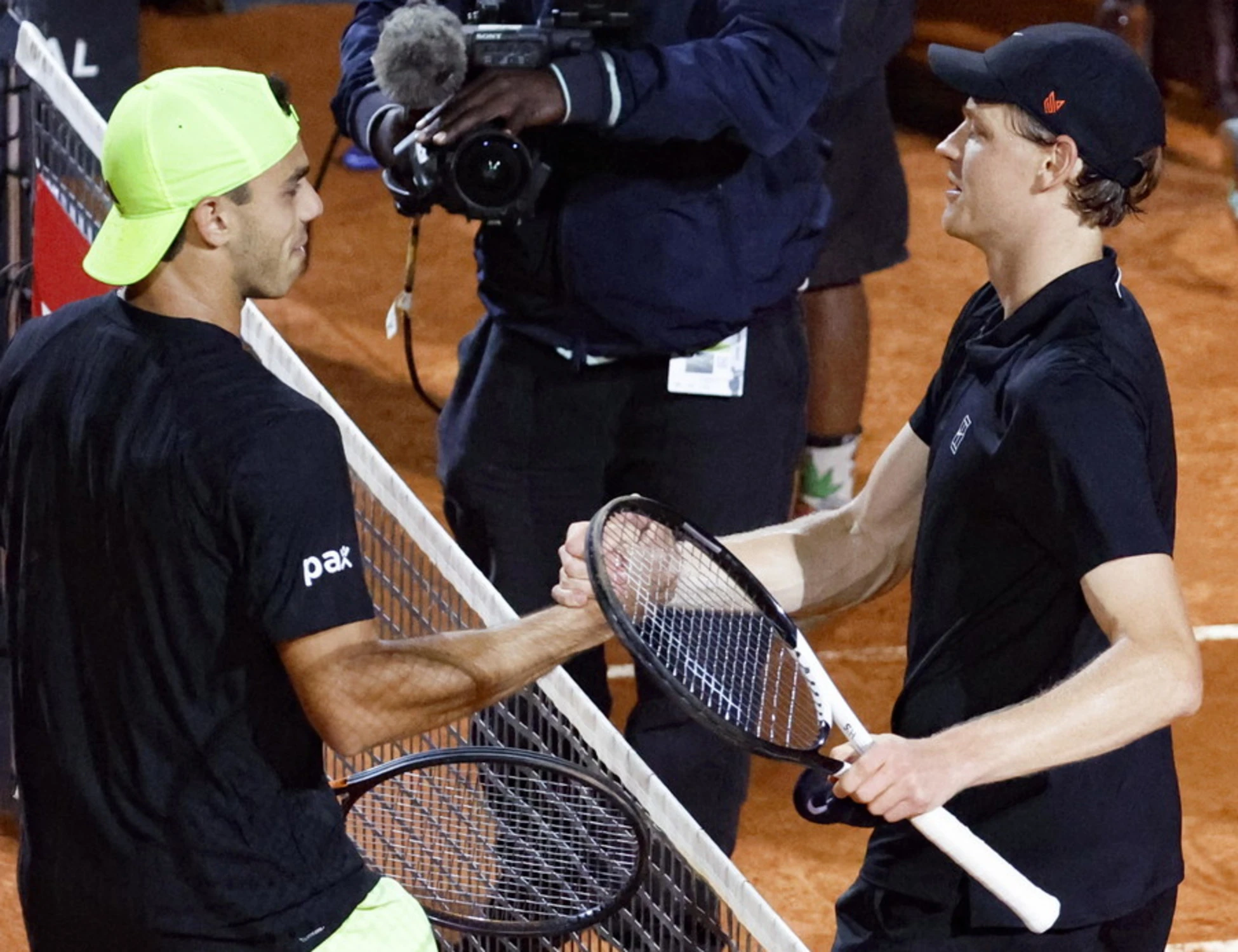 Jannik Sinner, sfregio del padre di Cerundolo: "Se ce l'ha fatta lui..."