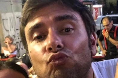 Alessandro Di Battista, foto per il compleanno ma sbaglia la sua età: il legittimo sospetto sul grillino