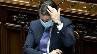 Giuseppe Conte a caccia di responsabili, il retroscena: "Chiamate anche a un paio di senatori di Italia Viva"