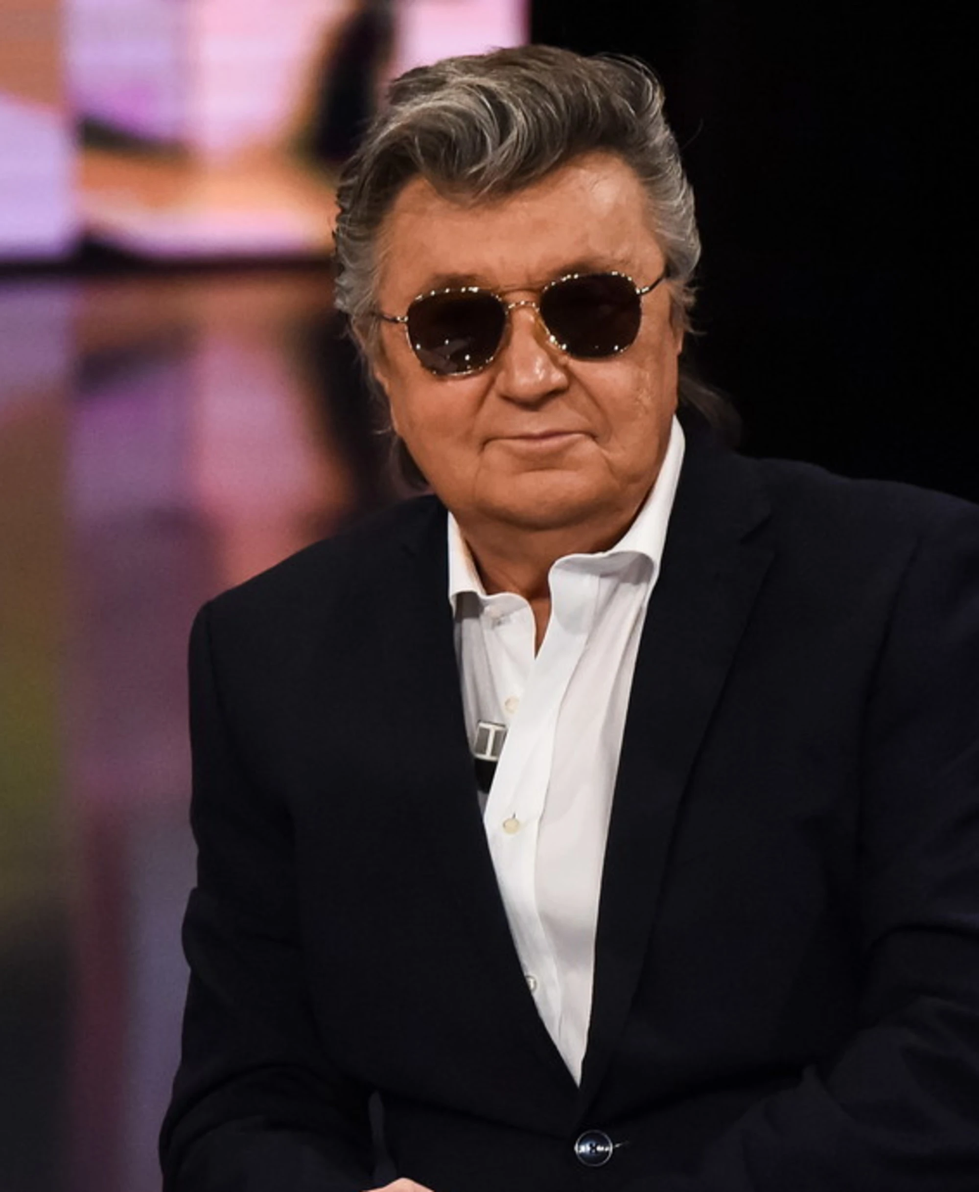 Bobby Solo, le confessioni: "Mia mamma mi voleva parroco..."