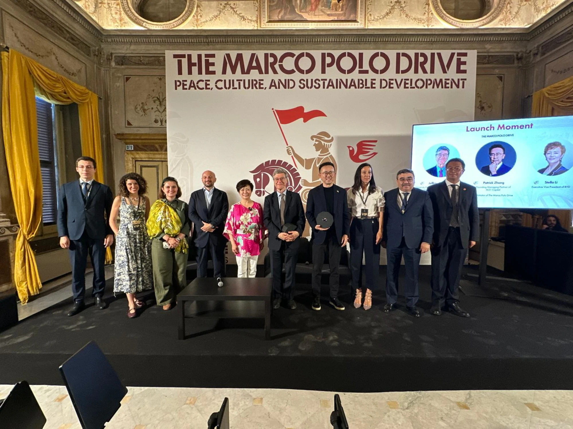 Al via da Roma il rally dei veicoli elettrici sulla via della seta, tappa ad Astana