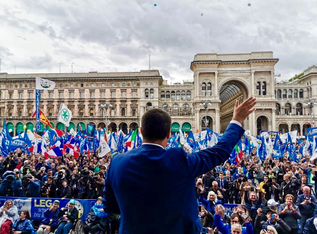 Matteo Salvini, la foto del trionfo: in piazza Duomo è dominio Lega. Mai visti così tanti sostenitori