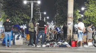 Napoli, africani in rivolta: caos totale e feriti, cosa sta accadendo